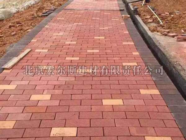 北京海子角公園透水磚施工現場