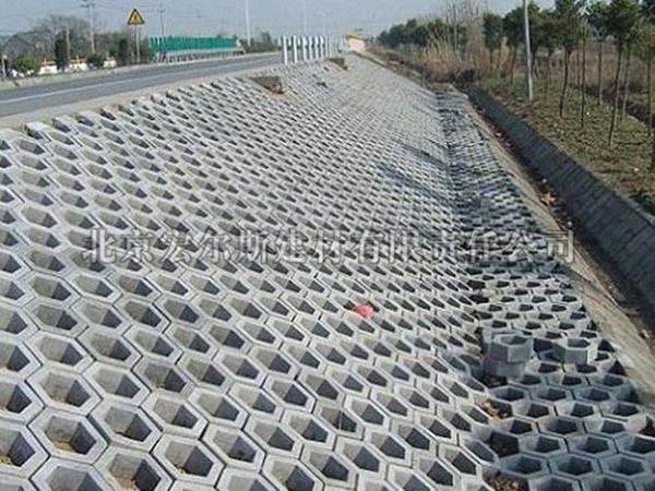 北京密云區快速路護坡磚